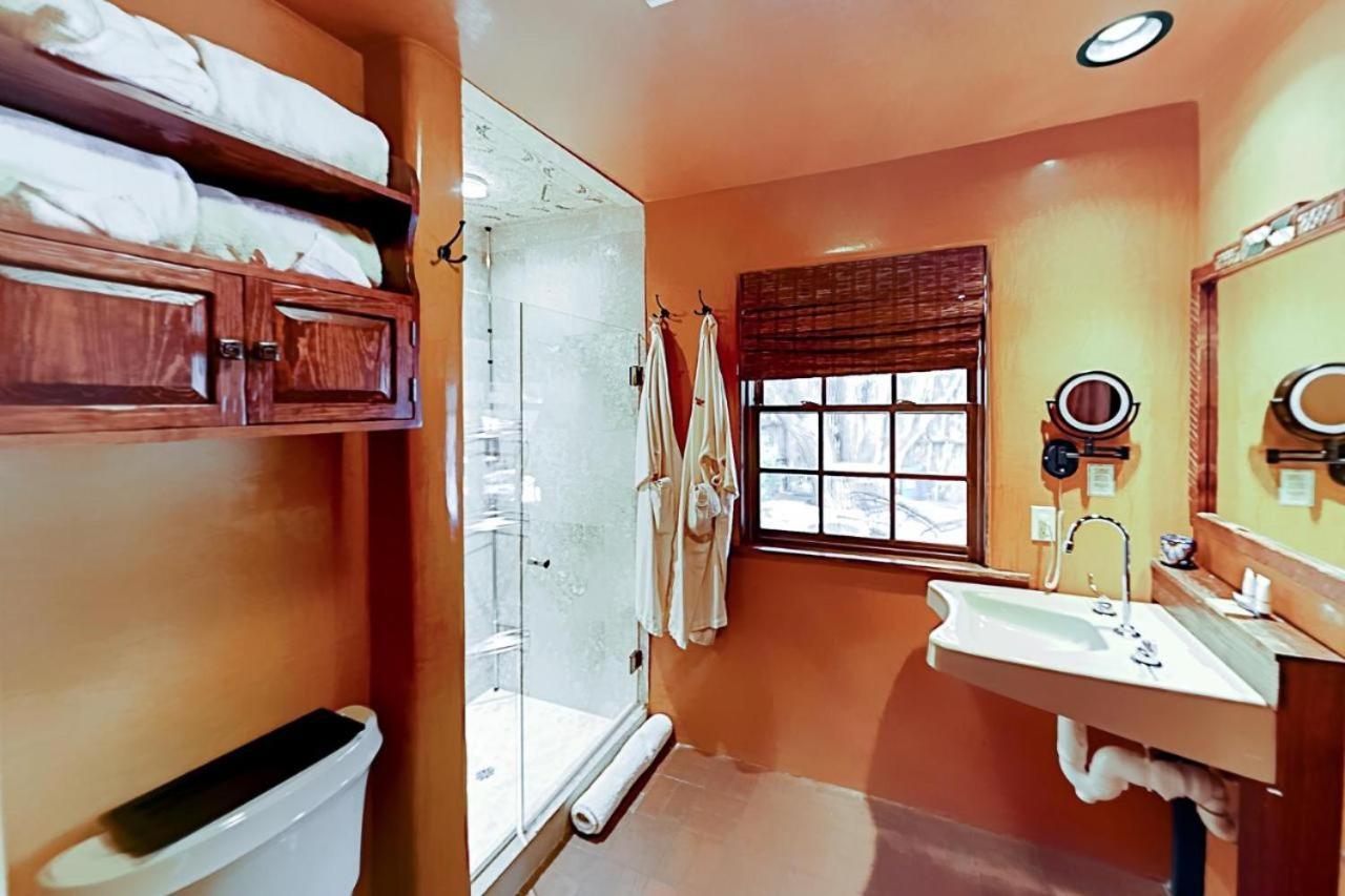 Antigua Inn (Adults Only) Санта-Фе Екстер'єр фото