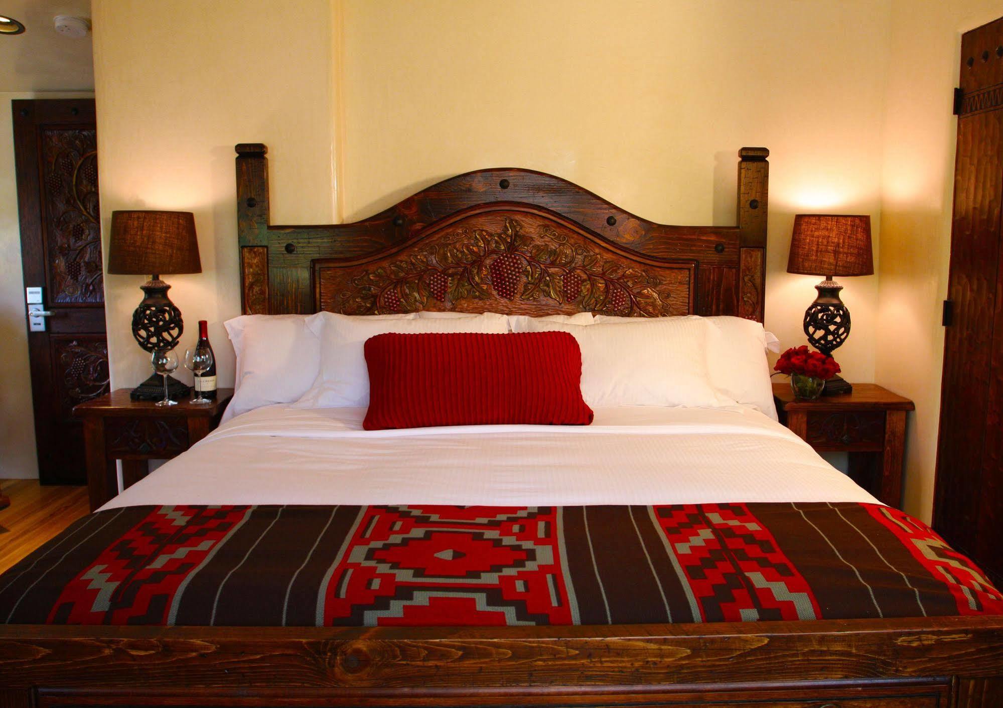 Antigua Inn (Adults Only) Санта-Фе Екстер'єр фото